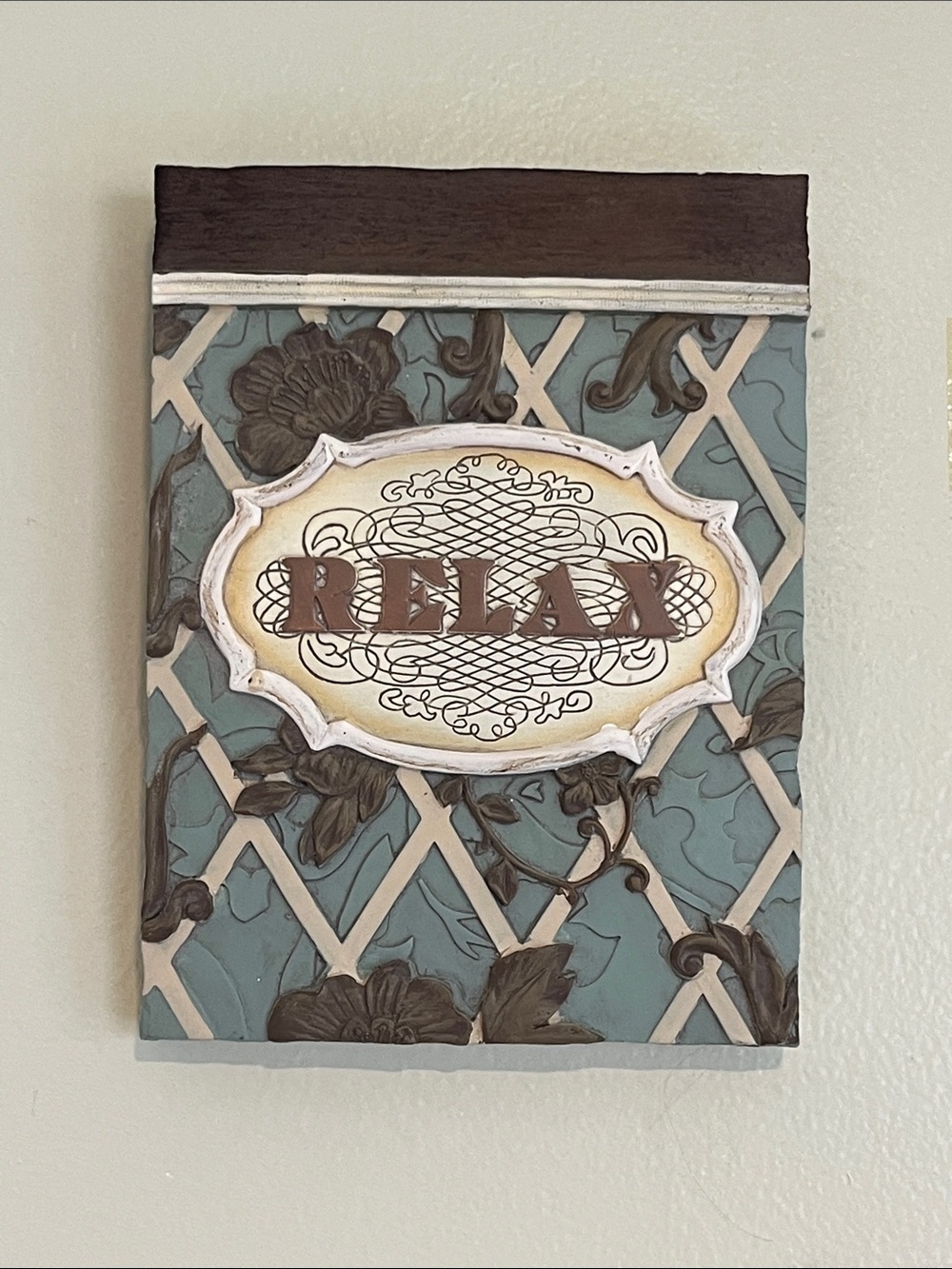Vintage Shabby Chic
"RELAX" 3D Relax Wall Plaque Decorative Sign in Teal & Tan
